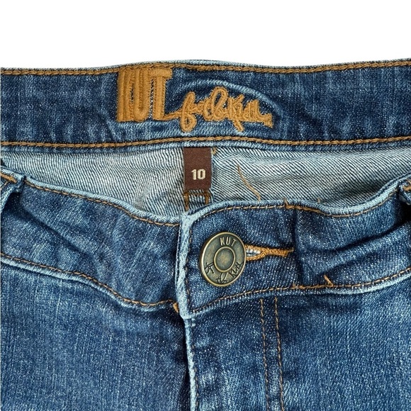 Kut From The Kloth Women’s Size 10 Raw Ankle Hem Light Wash Distressed  Jeans - Picture 2 of 10